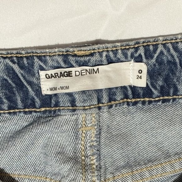 💙 Garage Distressed Medium Blue Wash Mom Jeans 💙 - Picture 3 of 8